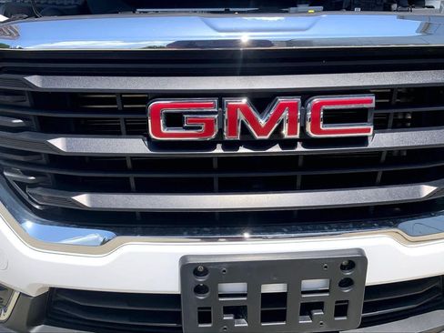 Used 2024 GMC Terrain SLE AWD/4WD image 32