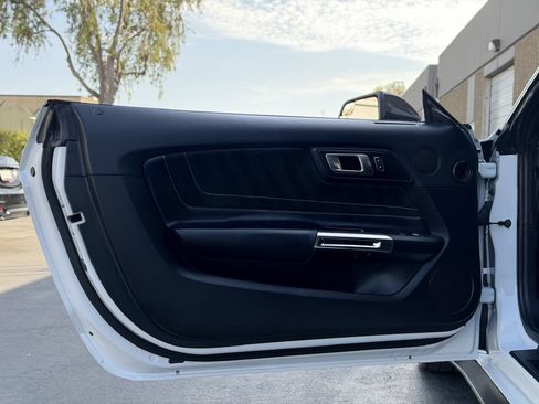 Used 2017 Ford Mustang Shelby GT350 w/ Electronics Package RWD image 12