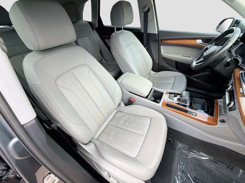 Used 2022 Audi Q5 2.0T Premium Plus w/ Premium Plus Package AWD/4WD image 14