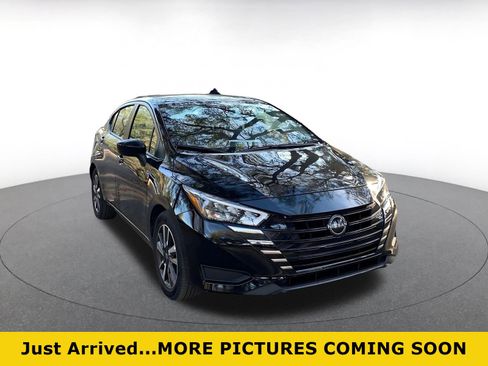 Used 2025 Nissan Versa SV image 1
