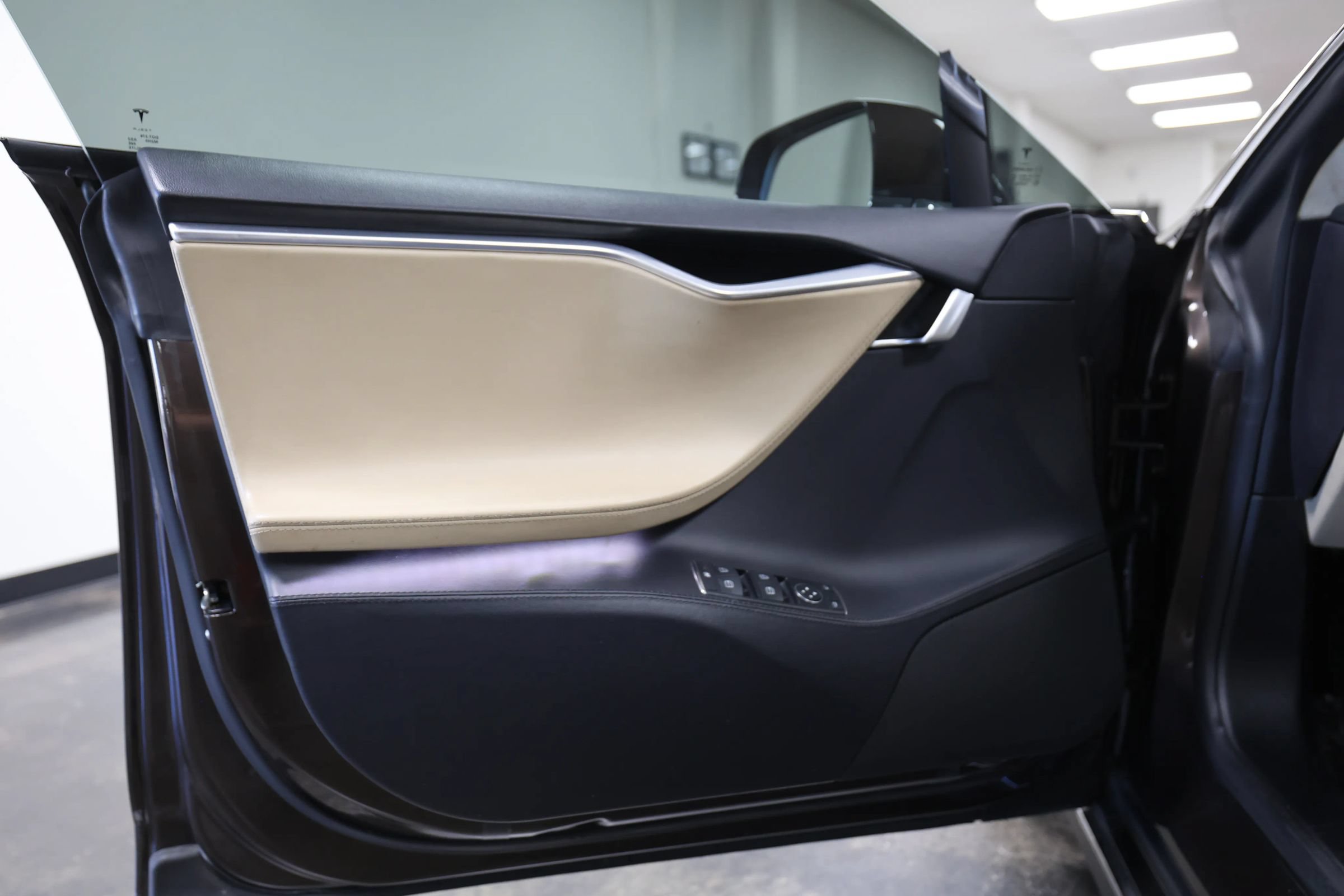Used 2013 Tesla Model S Performance RWD image 26