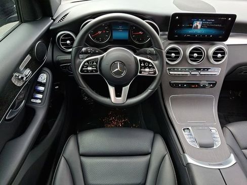 Used 2022 Mercedes-Benz GLC 300 4MATIC image 11