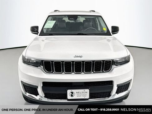 Used 2023 Jeep Grand Cherokee L Limited AWD/4WD image 2