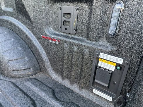 Used 2024 Ford F250 Platinum w/ FX4 Off-Road Package image 12