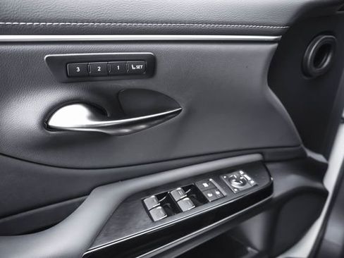 Certified 2025 Lexus ES 300h w/ Premium Package FWD image 12