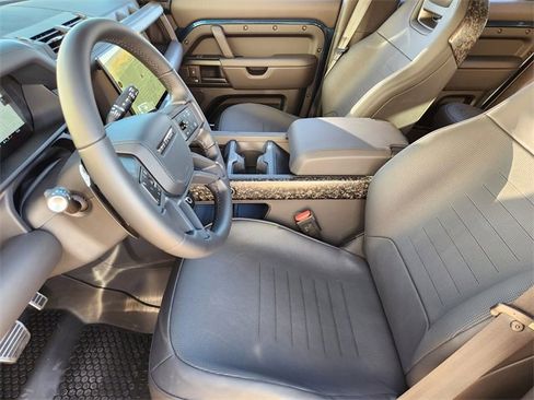 New 2026 Land Rover Defender 110 OCTA image 9