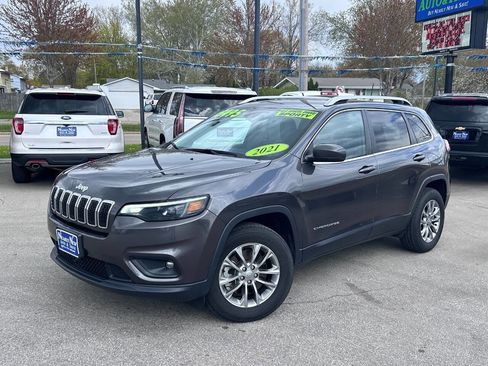 Used 2021 Jeep Cherokee Latitude Plus AWD/4WD image 2