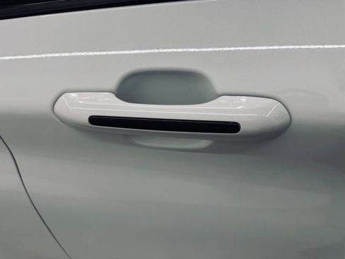 Used 2022 Ford Explorer ST w/ Equipment Group 401A image 9