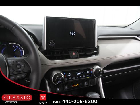 Used 2025 Toyota RAV4 XLE w/ Convenience Package AWD/4WD image 9