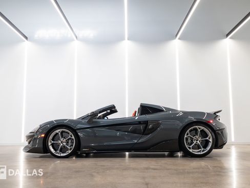 Used 2020 McLaren 600LT Spider RWD image 9