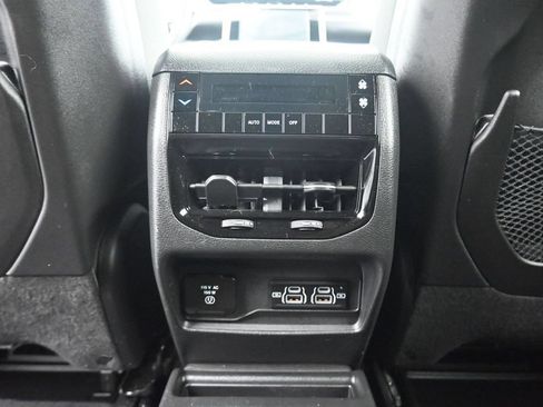 Used 2025 Jeep Grand Cherokee L Altitude AWD/4WD image 36
