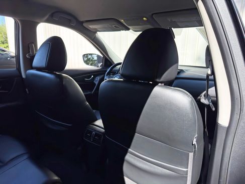 Used 2018 Nissan Rogue SL AWD/4WD image 36