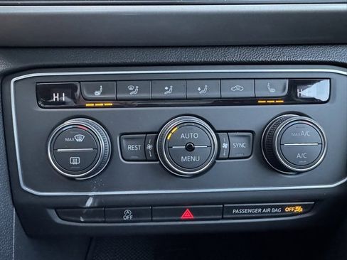 Used 2021 Volkswagen Atlas SE w/ Panoramic Sunroof Package image 24