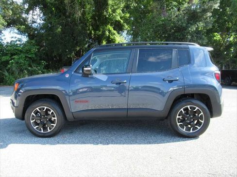 Certified 2023 Jeep Renegade Trailhawk AWD/4WD image 4