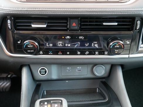 Certified 2023 Nissan Rogue SL w/ SL Premium Package AWD/4WD image 23