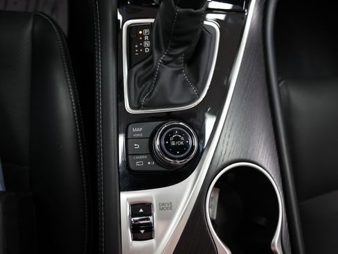 Used 2024 INFINITI Q50 Sensory image 23