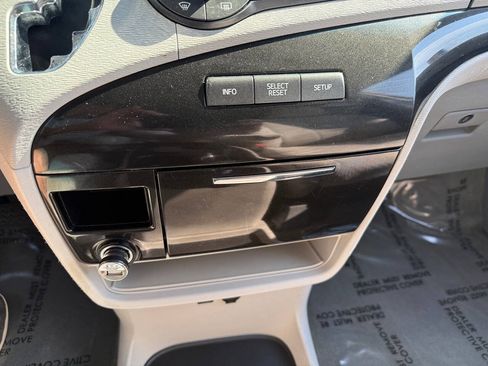 Used 2014 Toyota Sienna LE FWD image 18