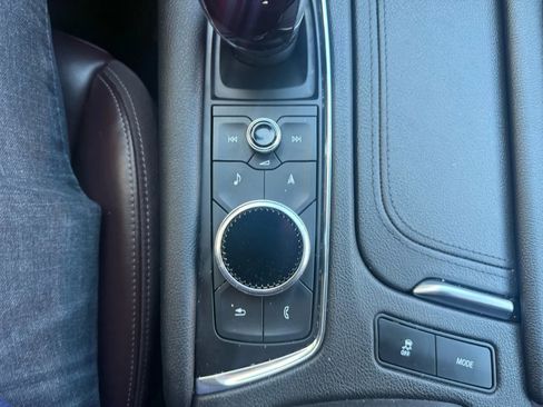 Used 2021 Cadillac XT6 Premium Luxury image 21