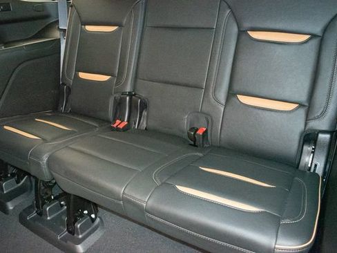 Used 2024 GMC Yukon AT4 w/ AT4 Premium Package AWD/4WD image 20