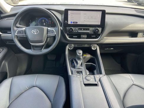Used 2026 Toyota Grand Highlander AWD Hybrid image 12