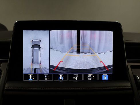 Used 2021 Chevrolet Tahoe Premier w/ Premium Package image 30