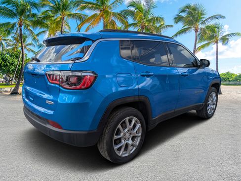 Used 2024 Jeep Compass Latitude image 3