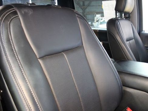 Used 2019 Ford F150 Lariat w/ Equipment Group 502A Luxury AWD/4WD image 11
