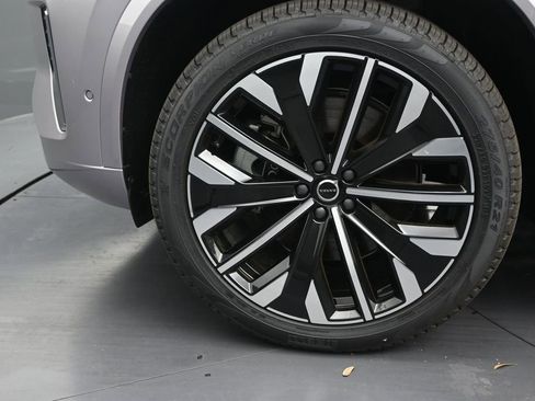 New 2026 Volvo XC90 T8 Plus AWD/4WD image 9