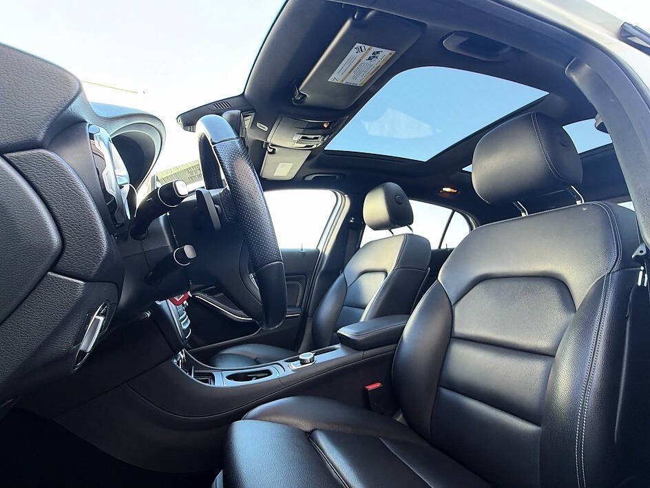Used 2019 Mercedes-Benz GLA 250 4MATIC image 6