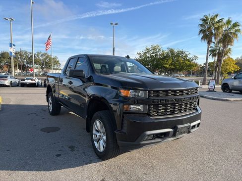 Used 2019 Chevrolet Silverado 1500 Custom w/ Custom Value Package image 5