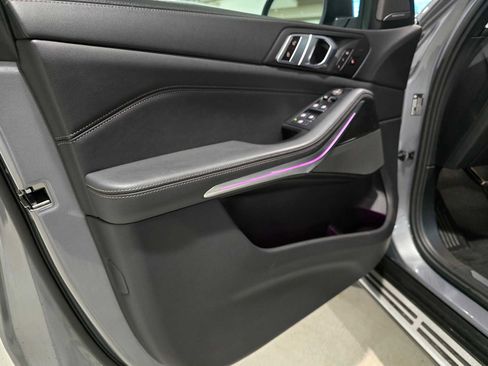 Used 2024 BMW X5 xDrive40i w/ Premium Package image 16