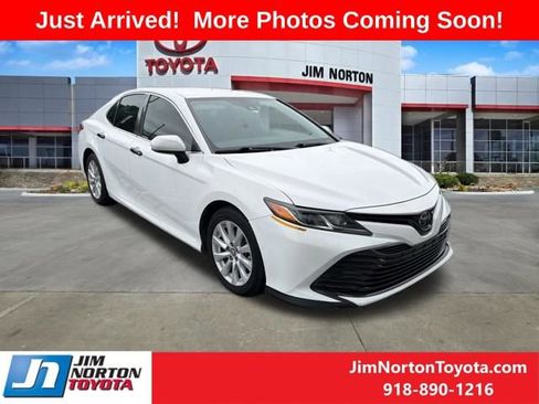 Used 2019 Toyota Camry LE FWD image 1