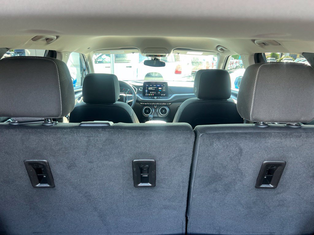 Used 2025 Chevrolet Blazer LT FWD image 50