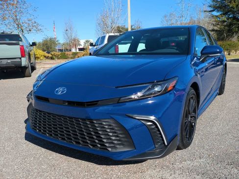 Used 2026 Toyota Camry SE w/ Convenience Package image 2