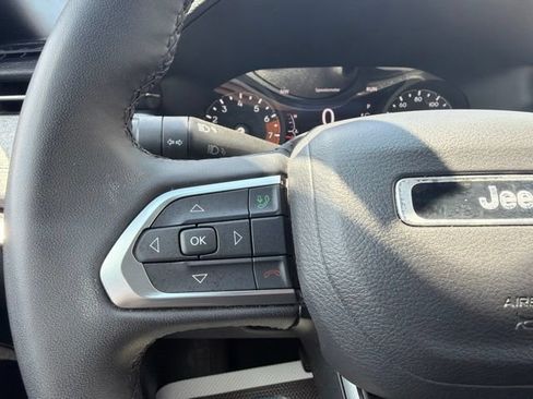 Used 2024 Jeep Compass Latitude AWD/4WD image 39