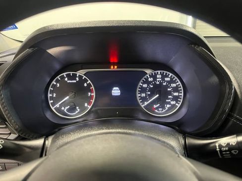 Used 2024 Nissan Sentra SV FWD image 27