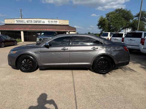 Used 2013 Ford Taurus Limited FWD image 4