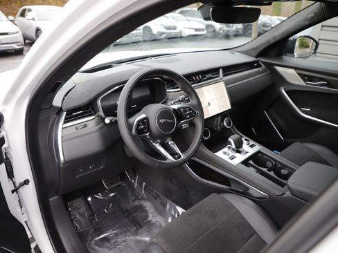 New 2026 Jaguar F-PACE SVR image 17