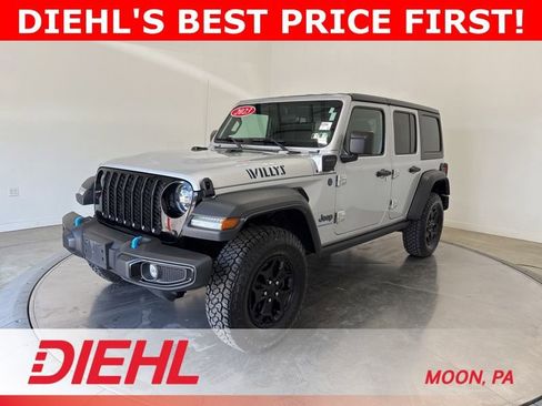 Used 2023 Jeep Wrangler Unlimited w/ Cold Weather Group AWD/4WD image 3