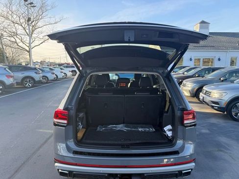 Certified 2025 Volkswagen Atlas Peak Edition SE image 10