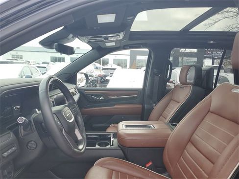 Certified 2024 GMC Yukon Denali Ultimate image 18