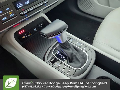 Used 2025 Hyundai Kona SEL AWD/4WD image 26