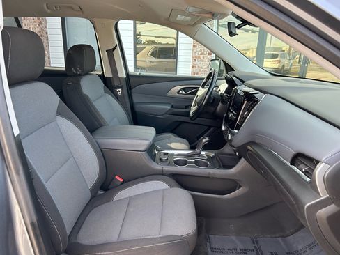 Used 2020 Chevrolet Traverse LT image 36