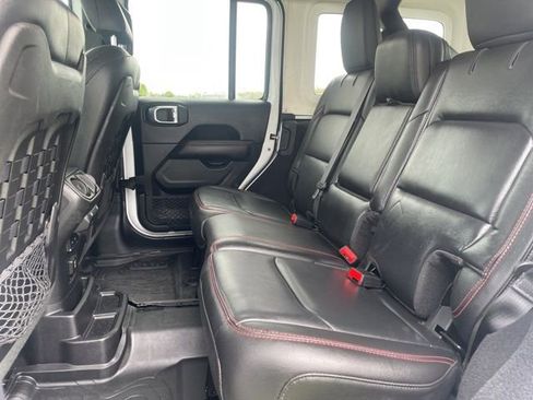 Used 2019 Jeep Wrangler Unlimited Rubicon AWD/4WD image 9