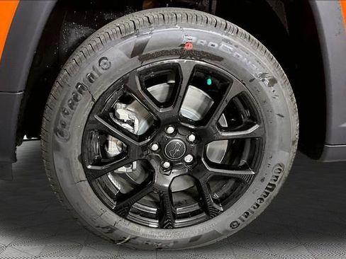 New 2026 Jeep Compass Latitude AWD/4WD image 13