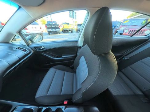 Used 2017 Kia Forte S FWD image 25