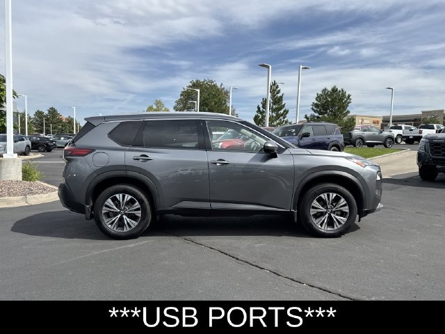 Used 2021 Nissan Rogue SV w/ Premium Package AWD/4WD image 3