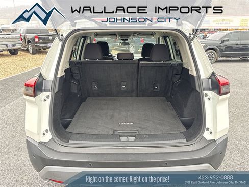 Used 2023 Nissan Rogue SV image 32