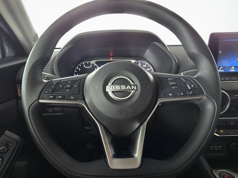 Used 2024 Nissan Sentra SV FWD image 22
