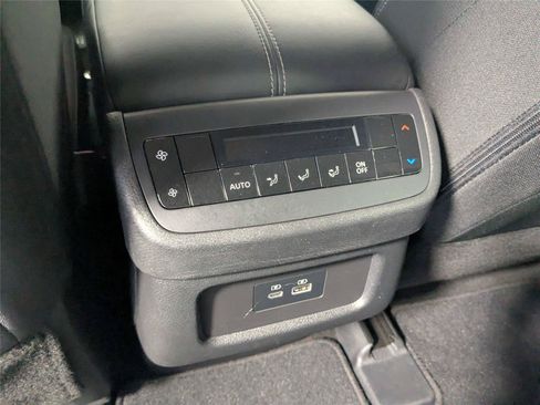 Used 2023 Nissan Pathfinder SV AWD/4WD image 39